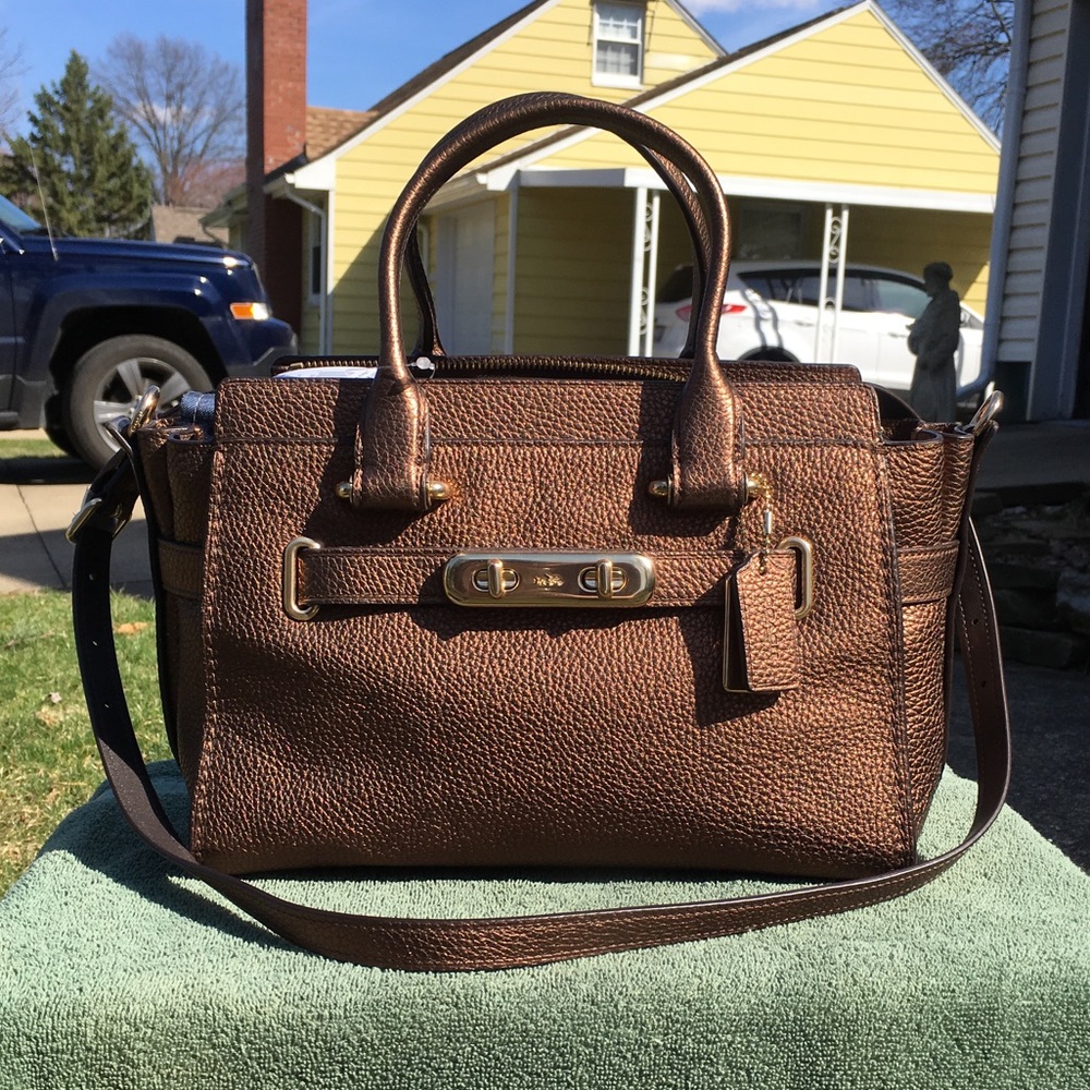 NWT Coach Swagger 27